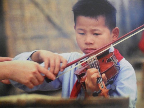 ‘Children at War’ photography exhibition opens in Hanoi - ảnh 8